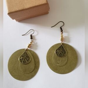 💥4/$10  Boho multi disc design dangle earrings, hypoallergenic, NWT